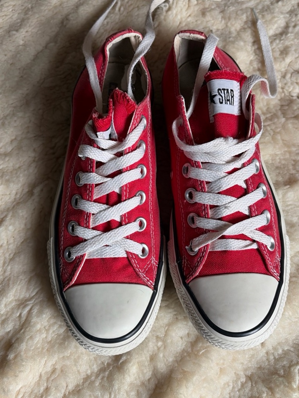 Classic Red Low-Top Canvas Sneakers - Star